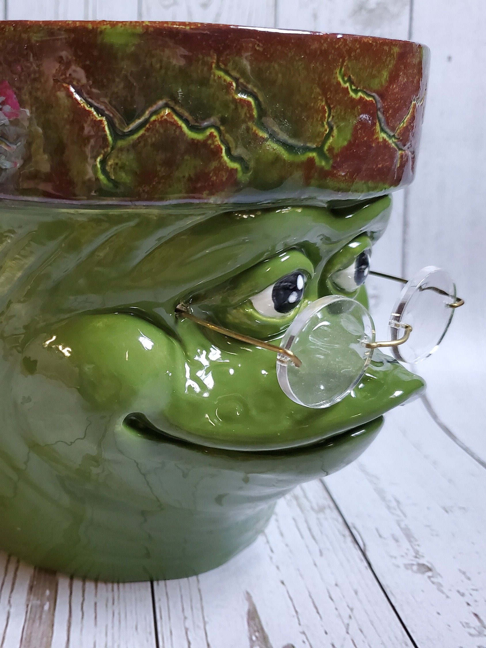 Wise frog planter, garden planter, flowerpot, ceramic product image (2)