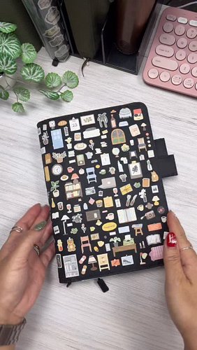 Hobonichi Thursday.

Adding more pretty things to my Hobonichi Cousin. Finally printed and cut out these cute little calendar...