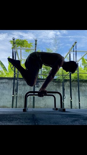 Testing my Advanched Tuck Pkanche maximal. Around 12 seconds. Big improvements, but still need a lot of work to fix the postu...