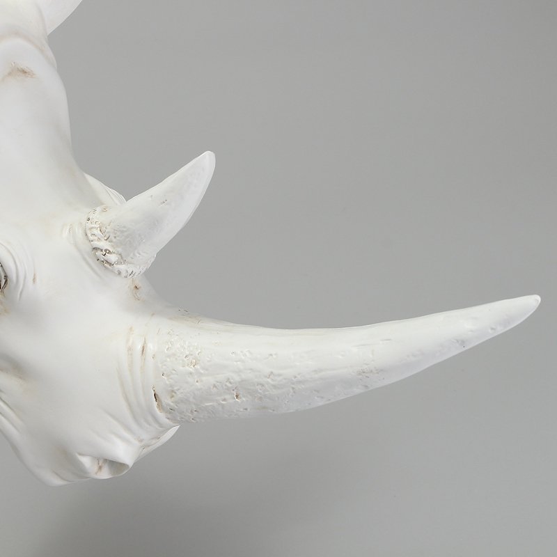 Faux Taxidermy Rhino Head Wall Decor — Resin Animal Sculpture | Modern Animal Head Wall Mount for Home & Hotel product image (7)
