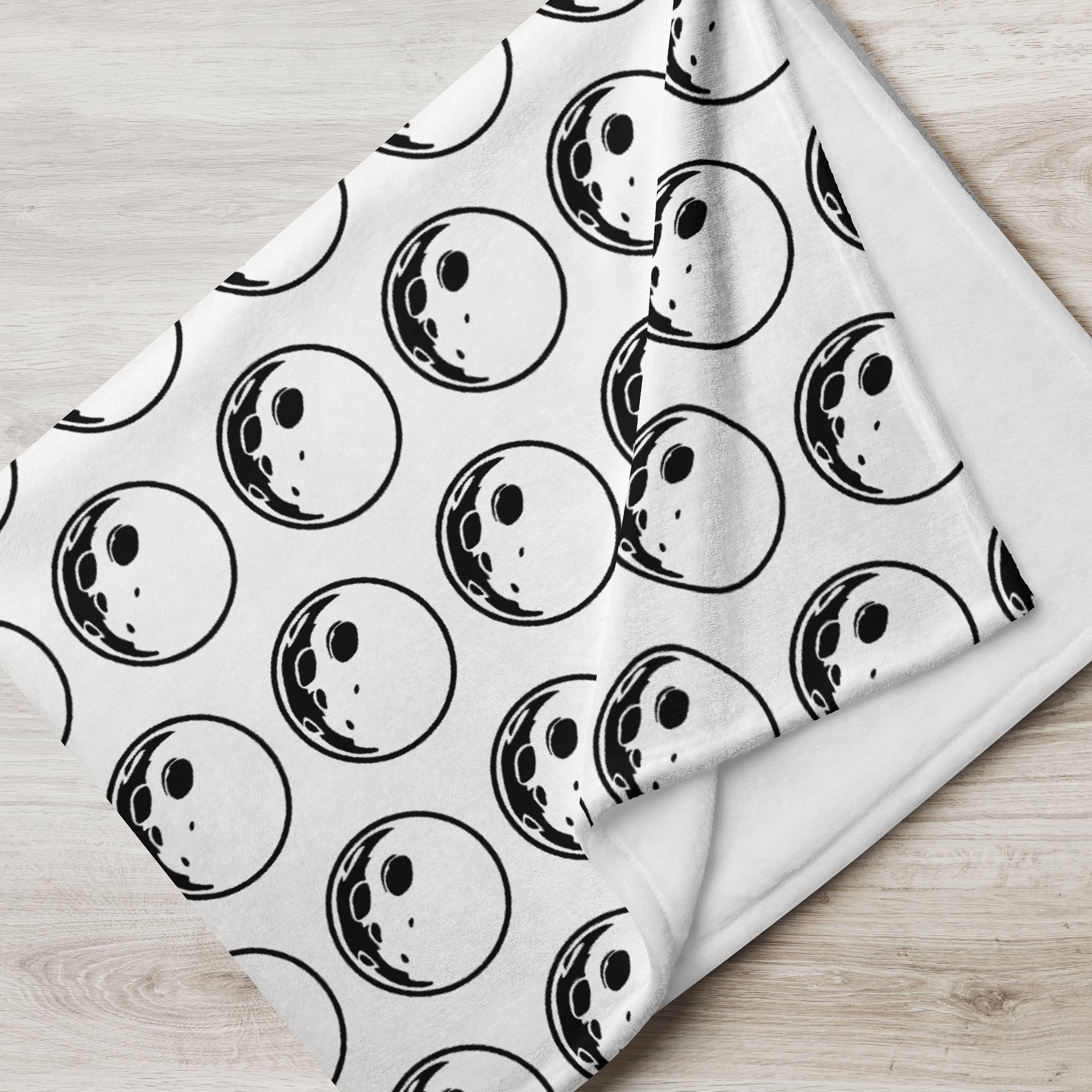luna throw blanket product image (7)