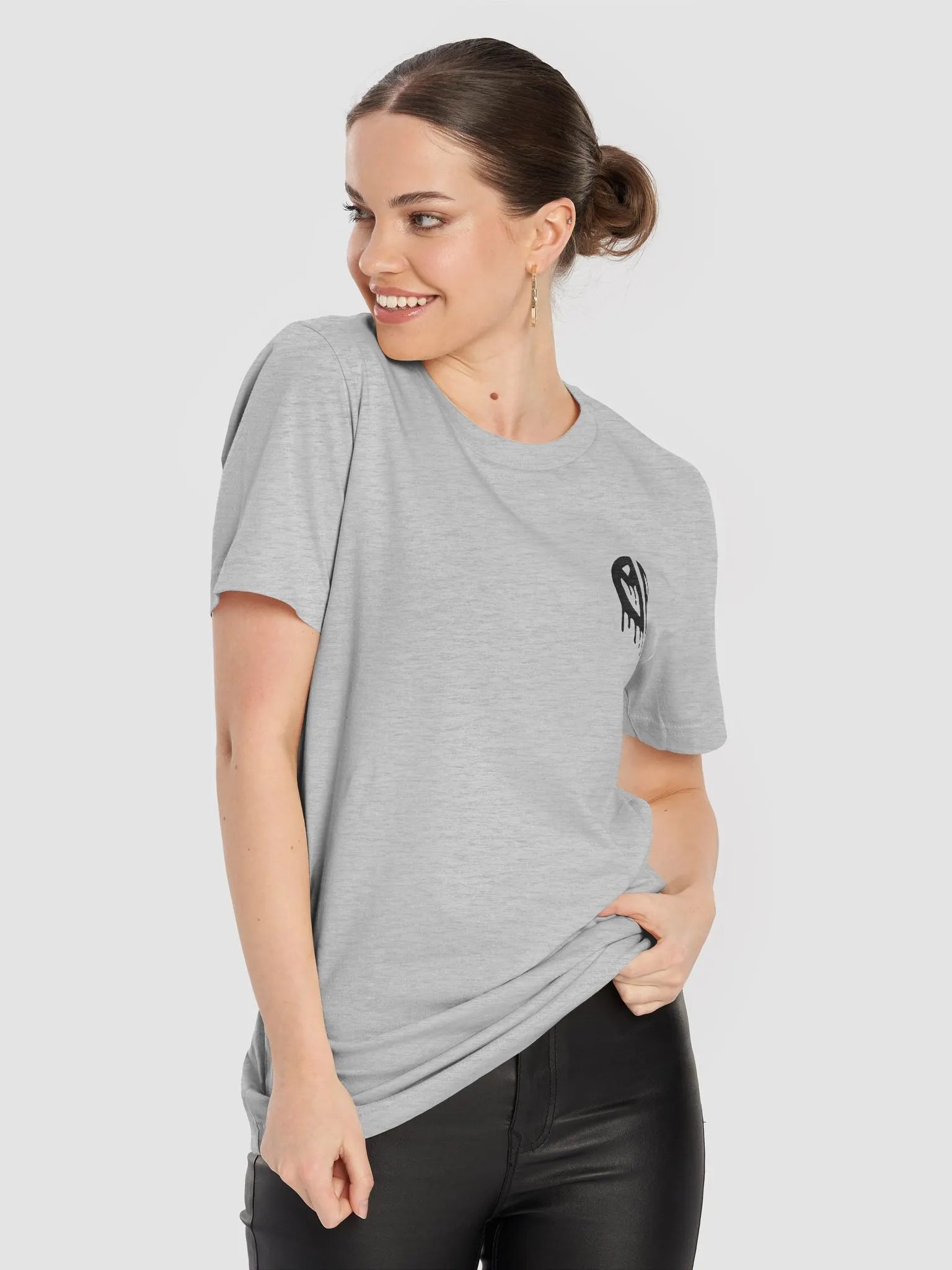 Black logo T product image (8)