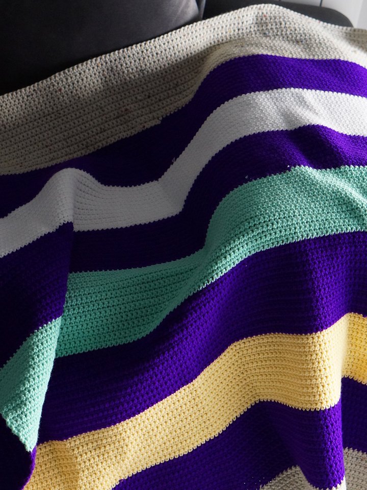 Purple patchwork blanket pdf pattern product image (2)