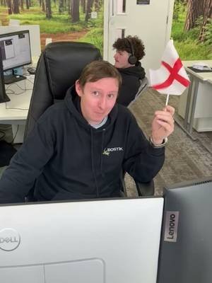 Did someone say day off? 👀🏴󠁧󠁢󠁥󠁮󠁧󠁿 #worldcup #officehumor #football #relatable