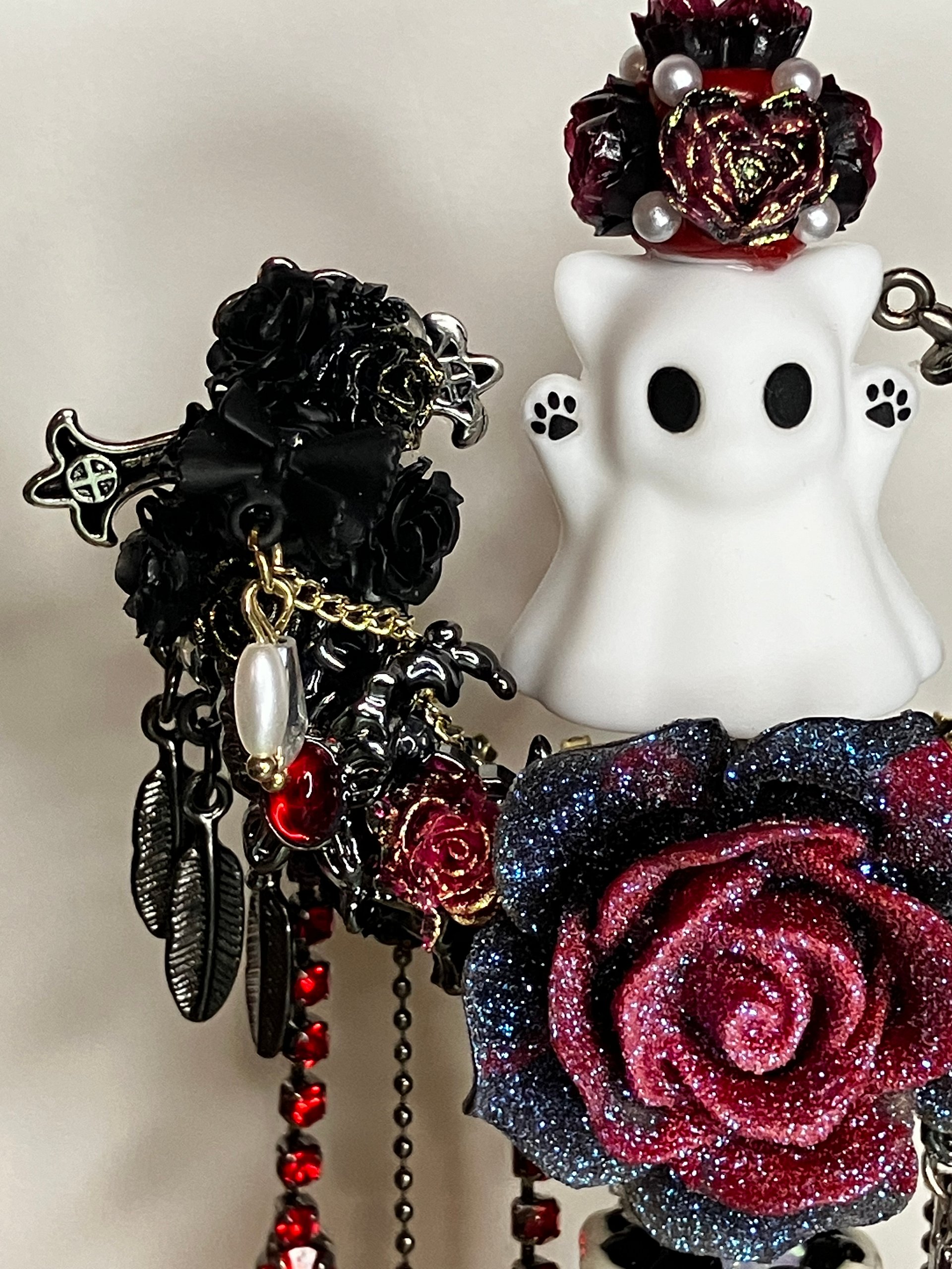 Handmade Gothic Ghost Cat Beaded Pen - Spooky Maximalist Ballpoint with Rhinestones and Charms product image (3)