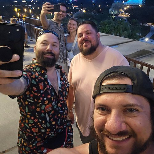 Day 2 Florida trip photo dump! Met Professor Oak and cruised around #disney before dinner at Ohana!

#vacation #florida #gcx ...