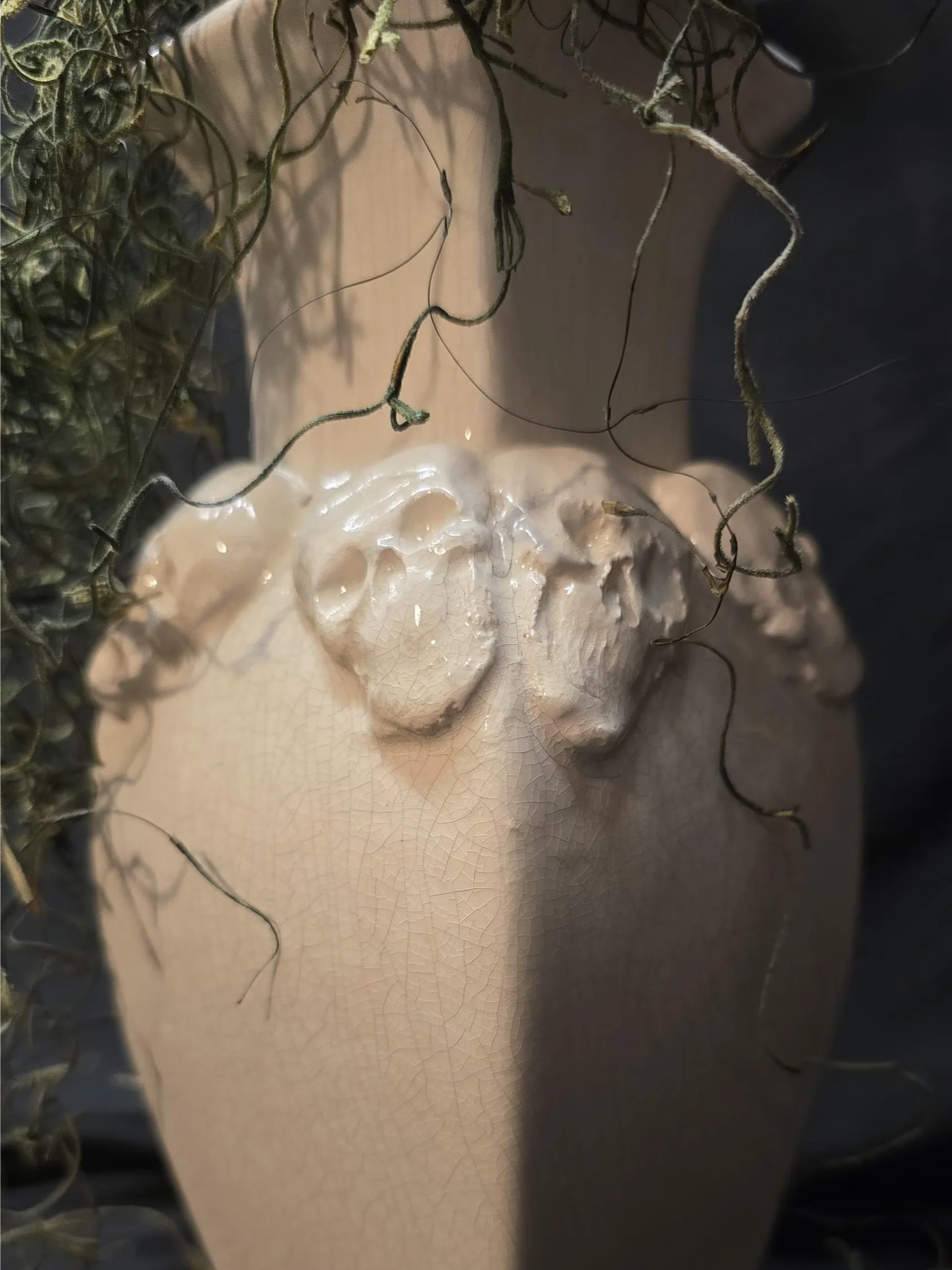 Creepy Skull Dry Vase product image (3)