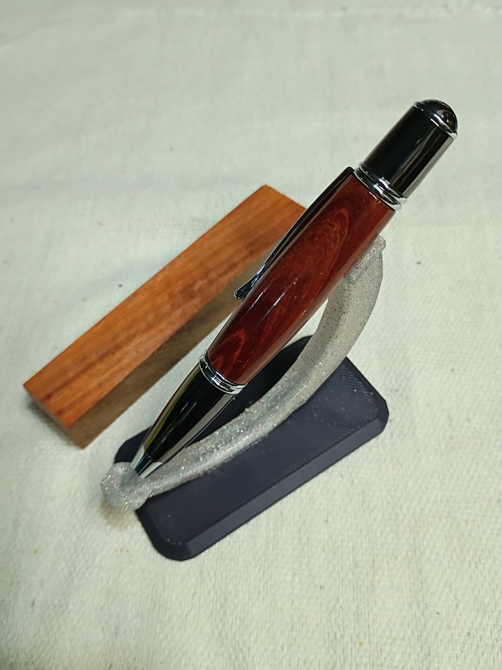 Hand-Turned Gatsby – Mahogany & Gold Elegance product image (2)