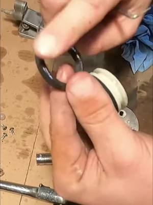 Gasket alignment 101: Flat sides gotta kiss! Watch this quick tip before your next reassembly. #MechanicTips #CarRepair #DIY #Auto