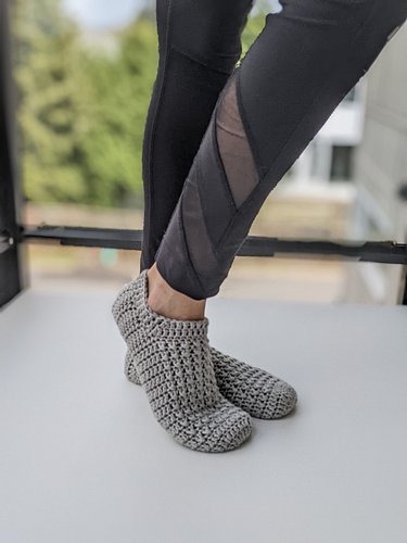 Comment EVERYDAY for a link to the pattern.

These crochet everyday slippers are all about relaxed comfort—featuring a chunky...