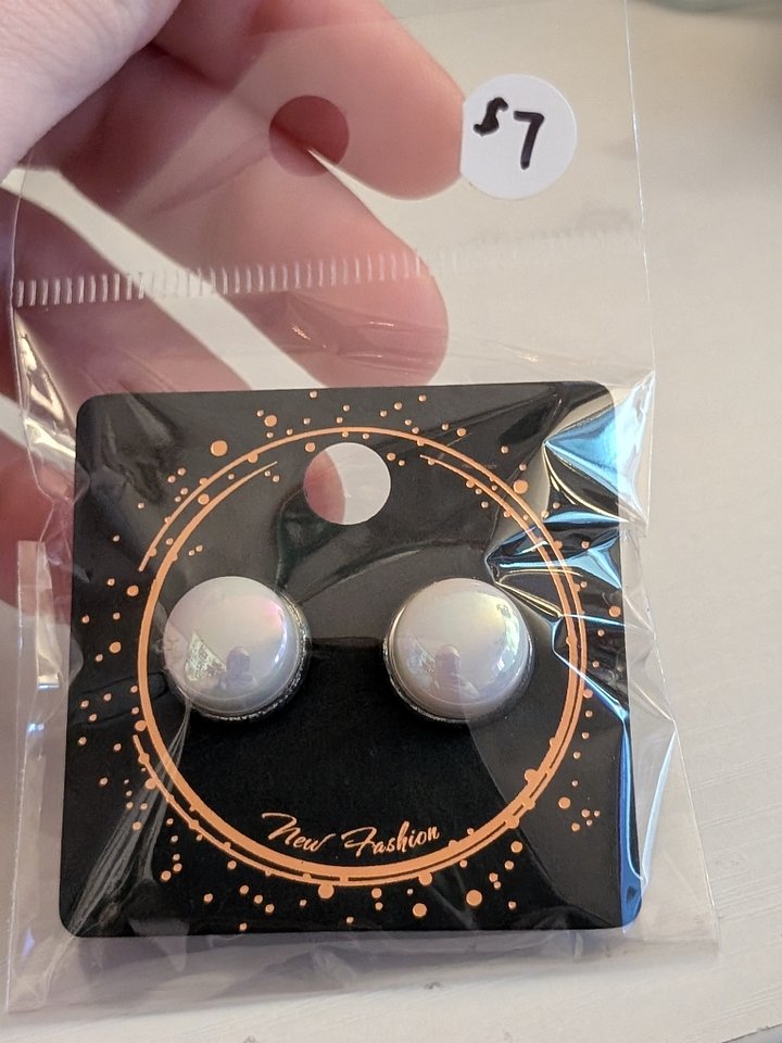 SIMPLE STONE EARRINGS product image (2)