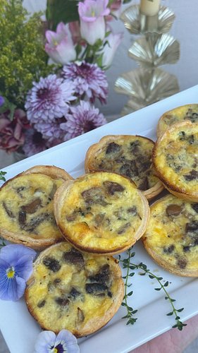 Quiche lovers, STOP SCROLLING! This delicious Mushroom Mini Quiche is a great way to turn 4 eggs into 24 like magic. ⭐️

Groc...
