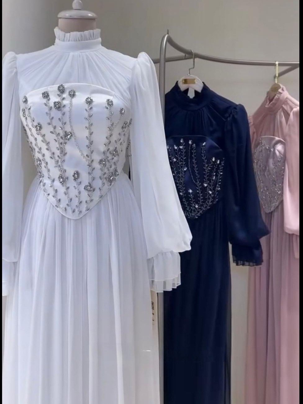 Luxury dress product image (3)