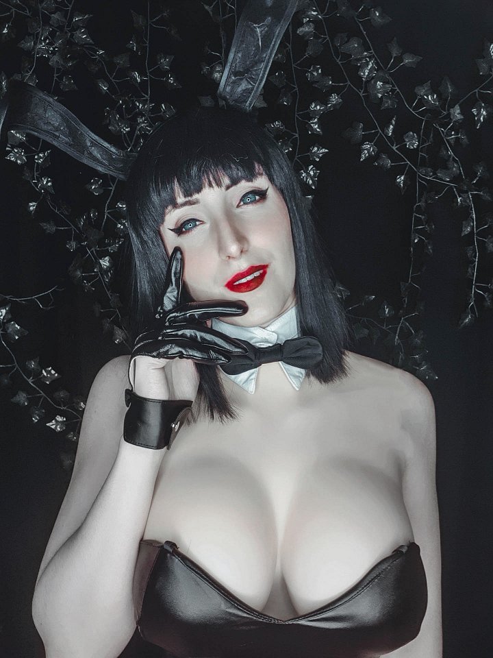 Nico Robin Bunny Suit product image (1)