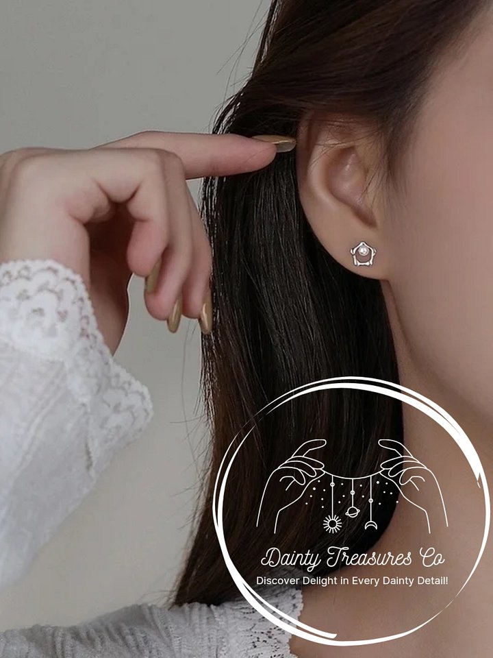 Hollow Star & Pearl Stud product image (2)