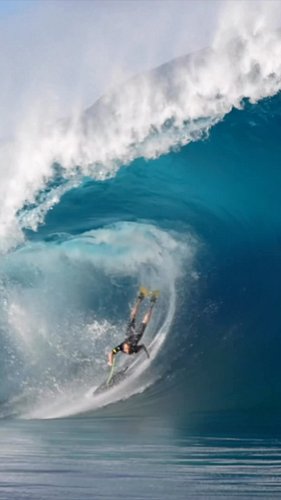 @shaneackerman #teahupoo💥 An excerpt from our latest drop “No Holding Back” presented by @invertedbb 

🎥 @cheezy_duck @conorh...