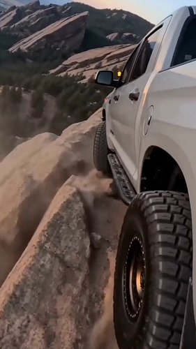 Would if we could...

#Boulder #Trucks #BoulderTruckClub