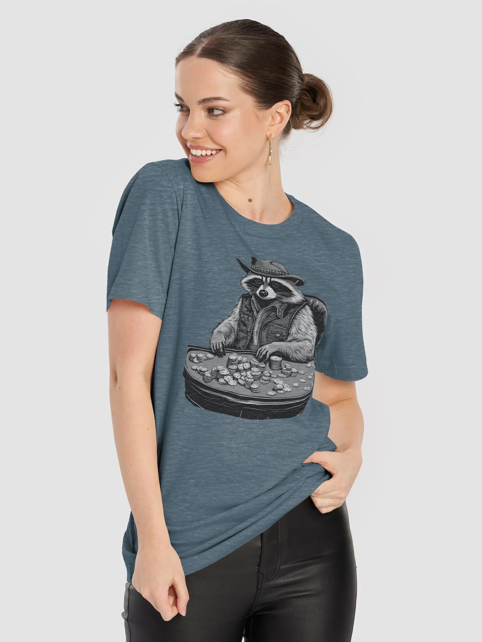 "Poker Pro Racoon" - T-Shirt product image (6)