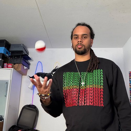 The PokeMaster himself @roaggelos_ looking solid in the BHM Edition Thank You Sweatshirt on stream today! 

🔥 Fire pic 🔥

#AU...