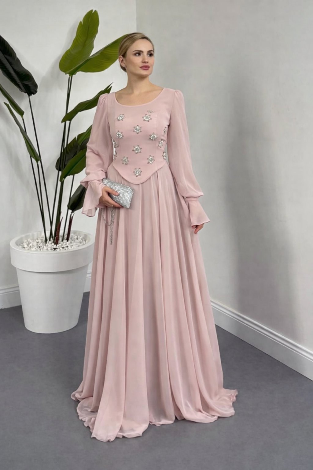 Luxury dress product image (3)