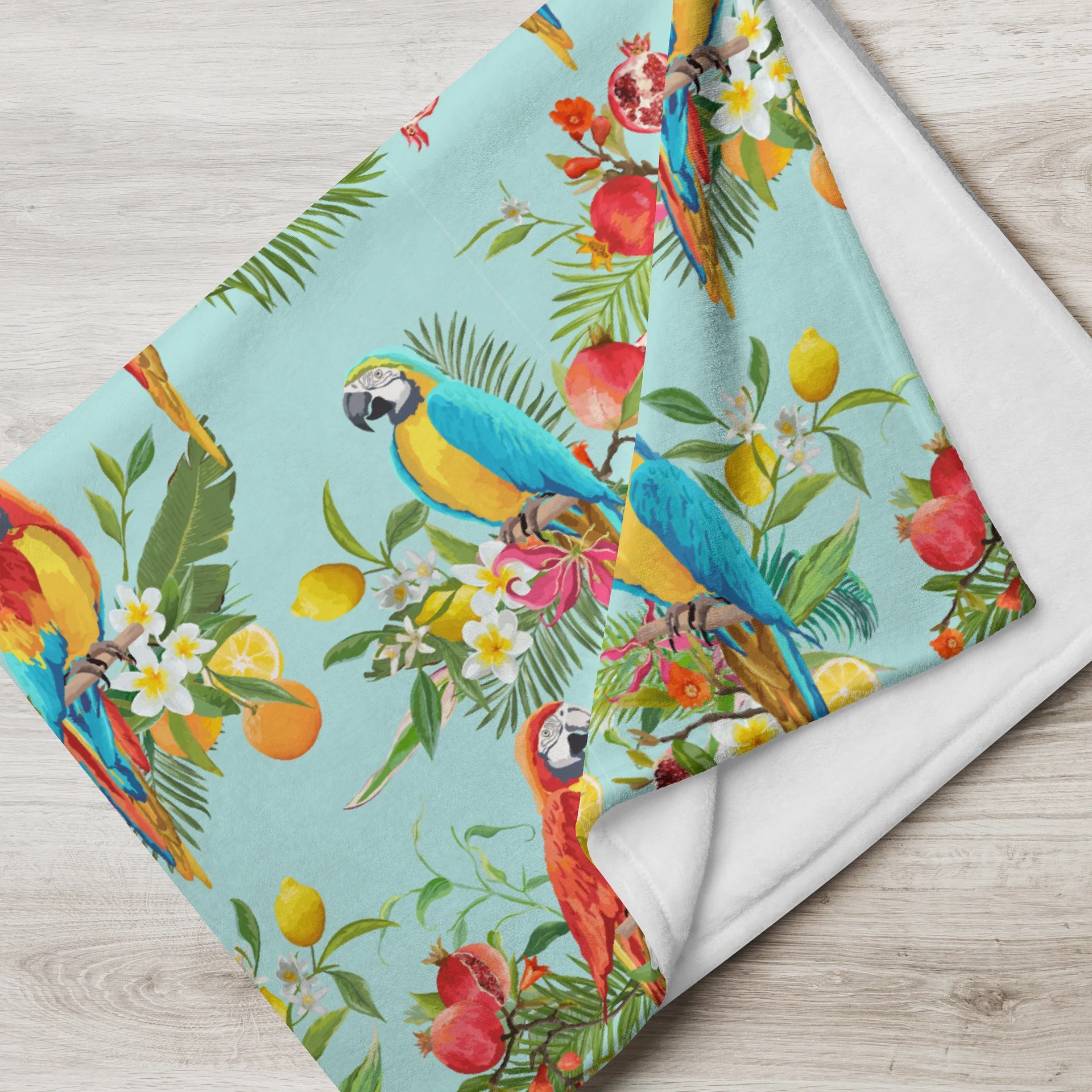 Comfortable Warm Throw Blanket with Bold Tropical Print product image (2)