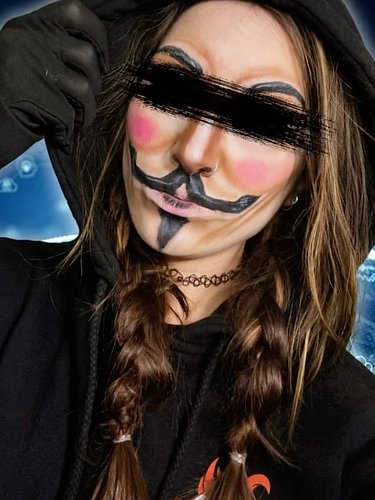 We are anonymous 🌐❔

Live makeup transformations and cosplays are done live Wednesday, Thursday, Friday and Saturday at 8pm E...