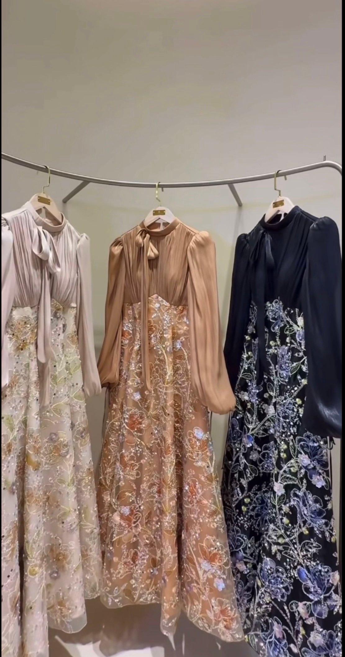 Luxury dress product image (3)