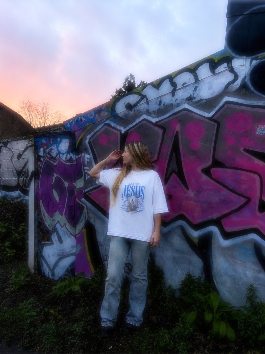 Love Like Jesus Tee | OHLOVE