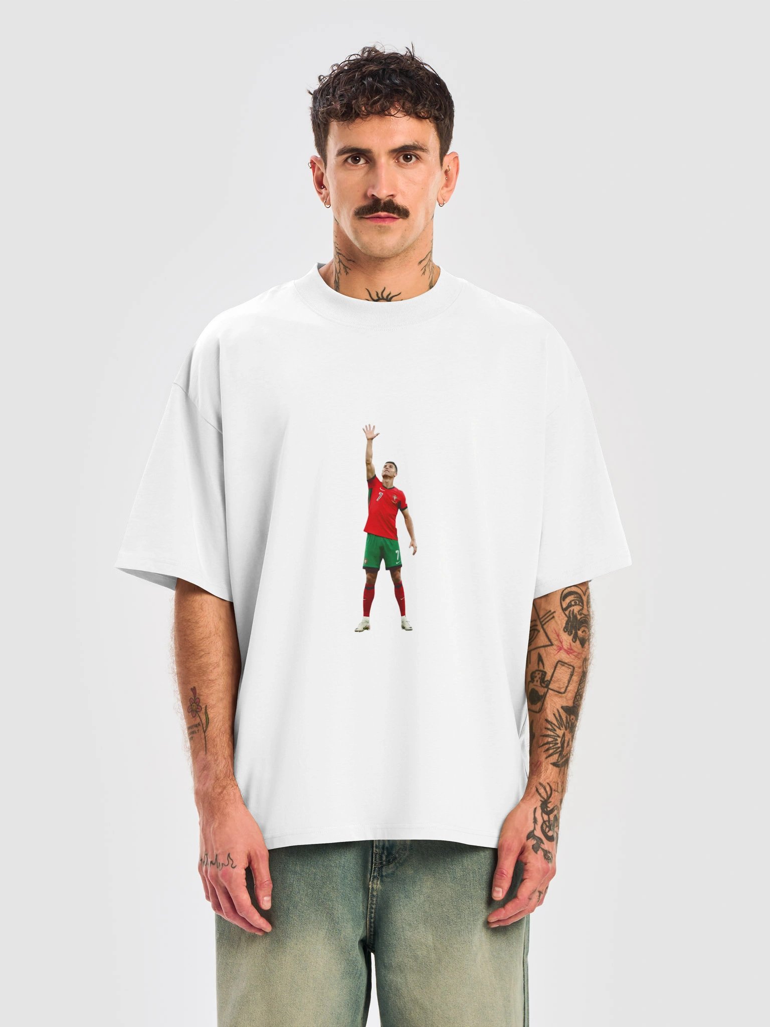 Cristiano Ronaldo The World Cup Necklace Graphic Shirt product image (102)
