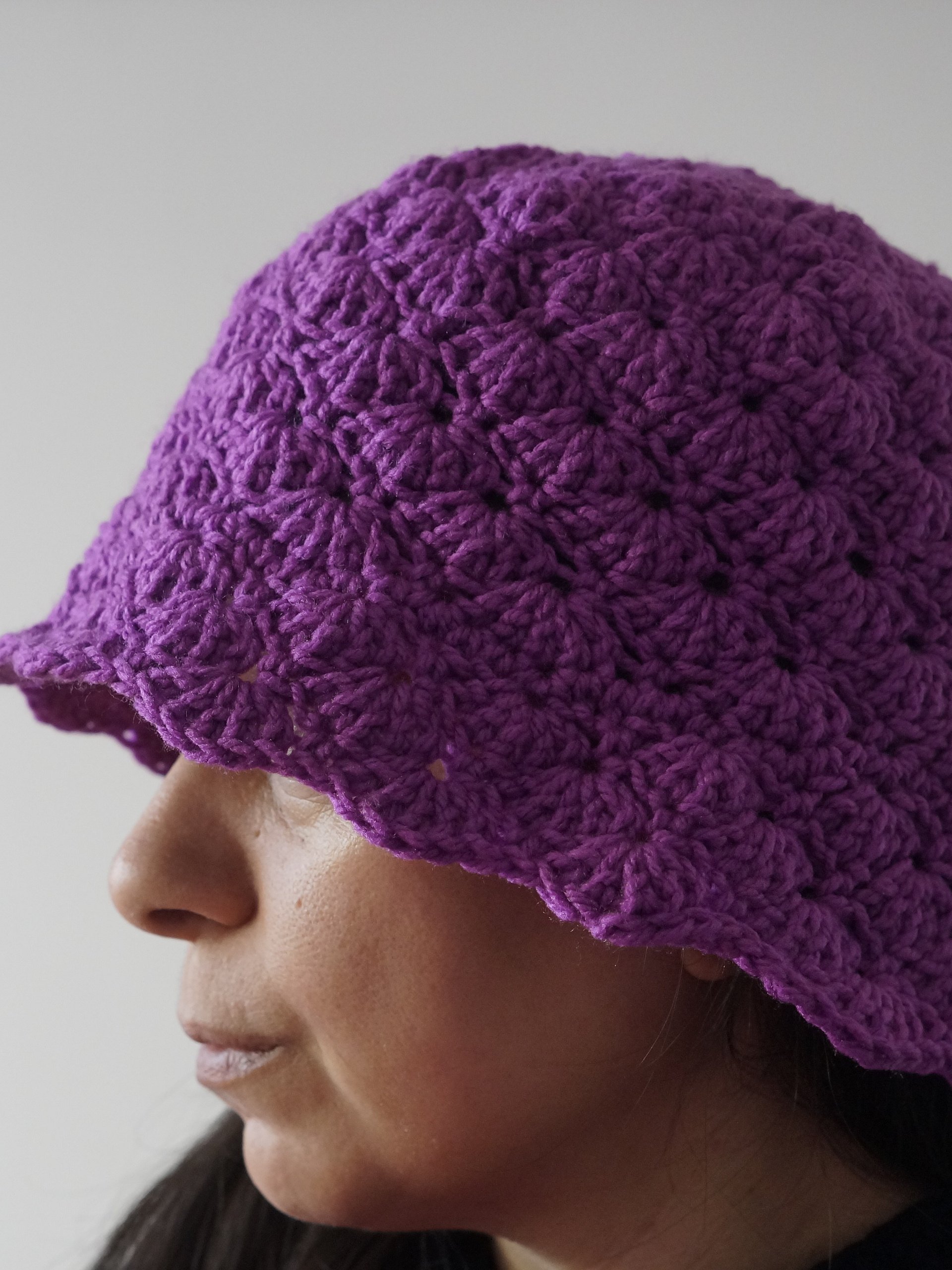 Shell stitch bucket hat crochet pattern product image (1)