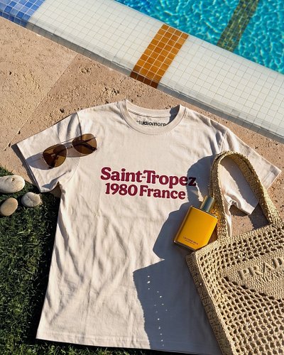 Postcards from the Riviera. 🌊☀️

Saint-Tropez 1980 France. 💌