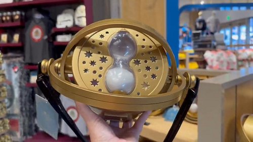 🕰️ The Wizarding World just unveiled the brand-new Time-Turner Popcorn Bucket! 

Channel Hermione’s time-twisting magic with ...
