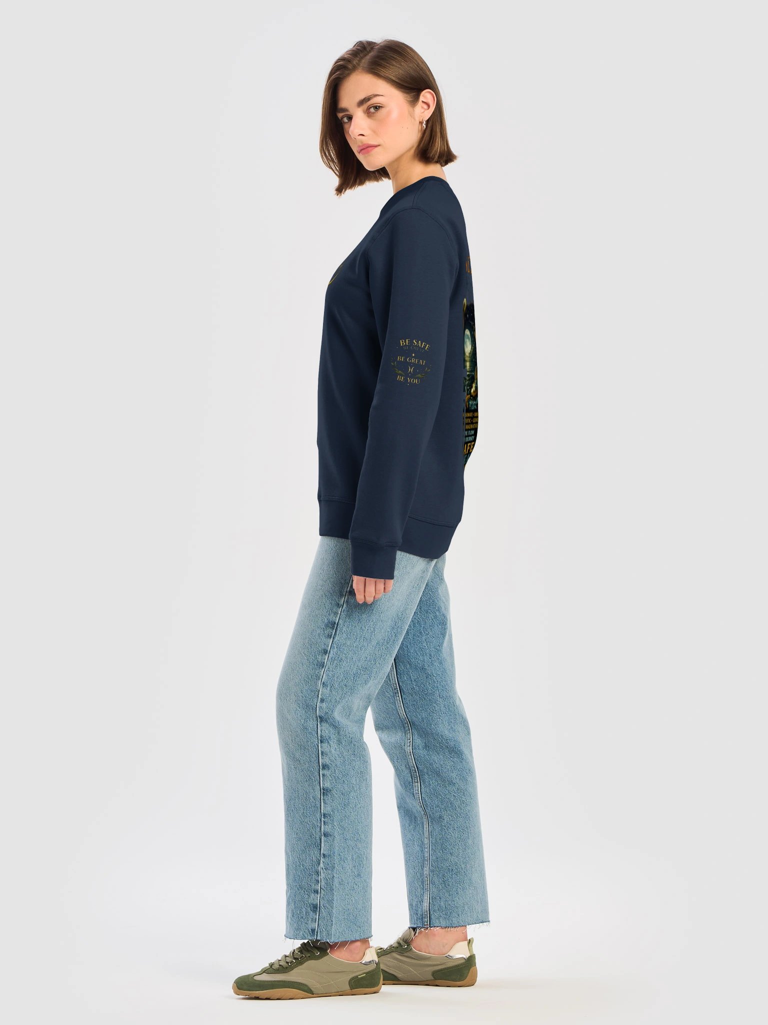 Pisces “Dream Fearlessly” Premium Zodiac Crewneck product image (6)