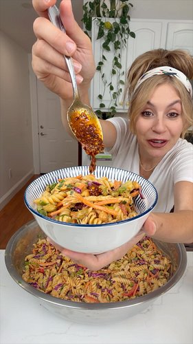 I can’t get enough of this one😛 #recipe #easyrecipe #thaifood #pastasalad