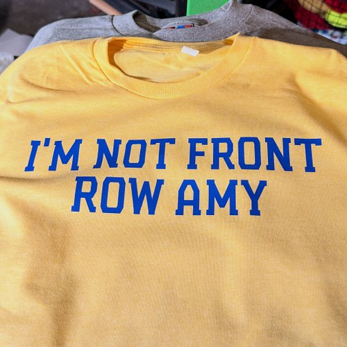 Tag a friend who is NOT Front Row Amy 🏷️ ⚾️ 

@upursleeve 🫟 
@focalfuse