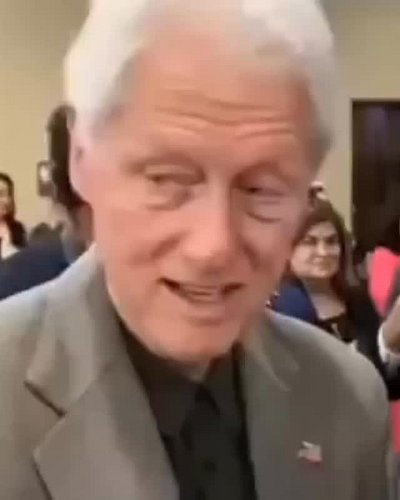 Bill Clinton with an interesting reaction to a question about #epstein #epsteindidntkillhimself