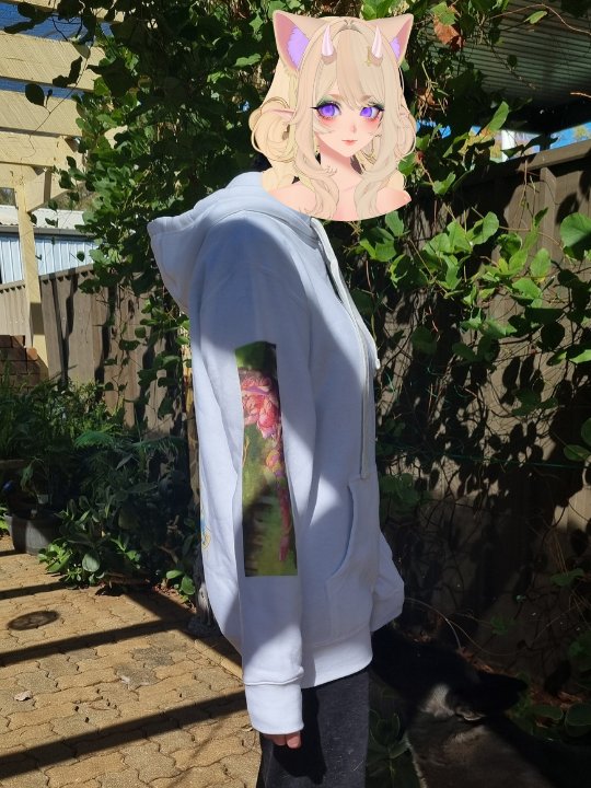 Cowfie Hoodie! (Season 0 LIMITED) product image (2)