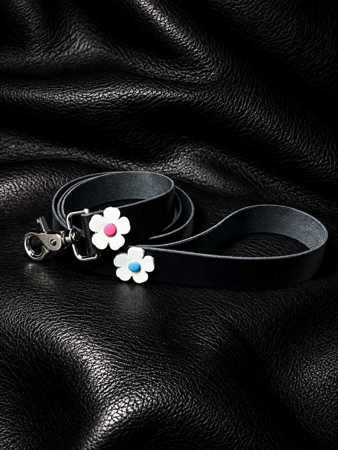 Daisy Leather Leash — view 1