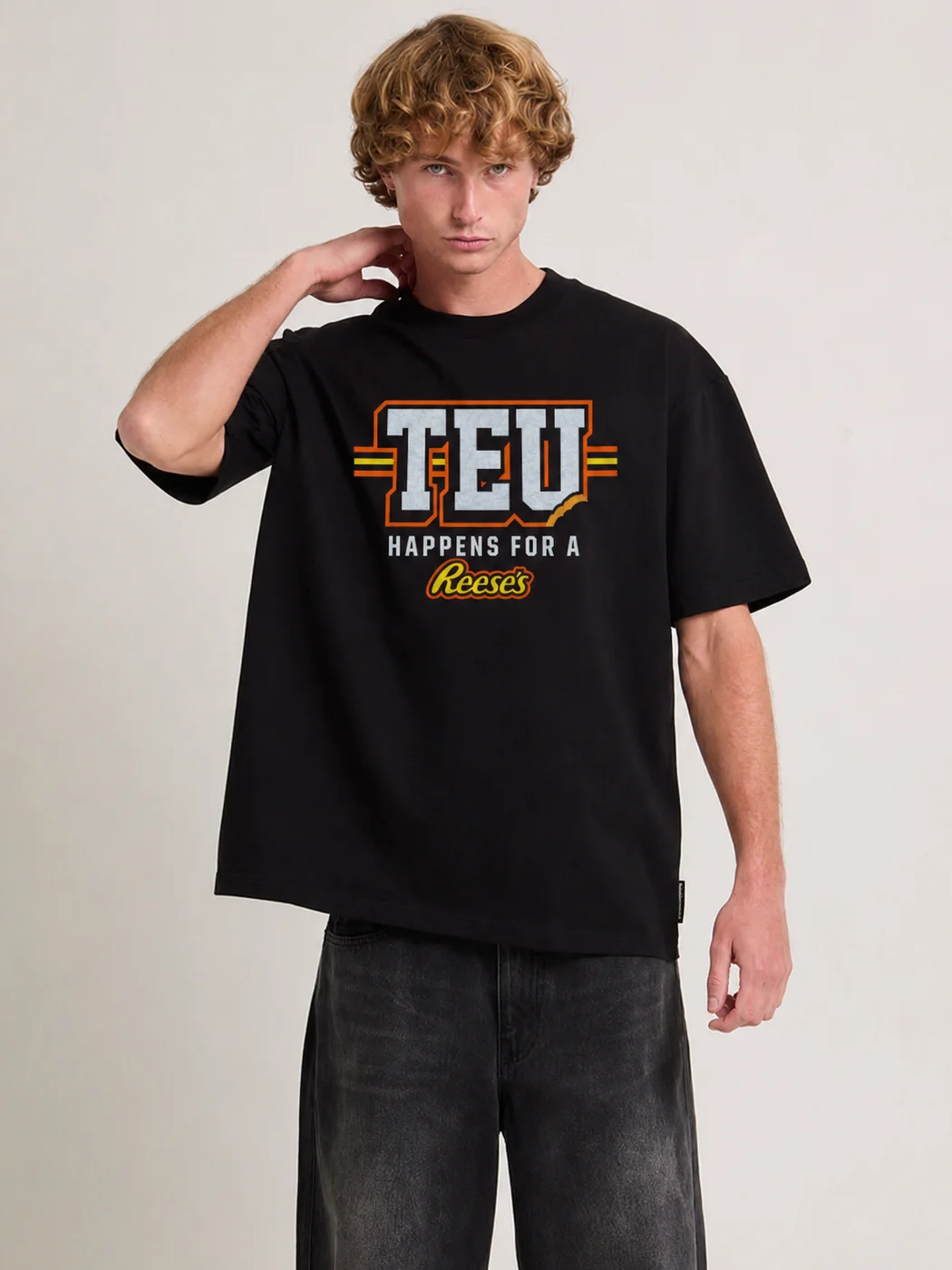 Teu Happens for a Reese’s Shirt – Funny Graphic Candy Tee product image (78)