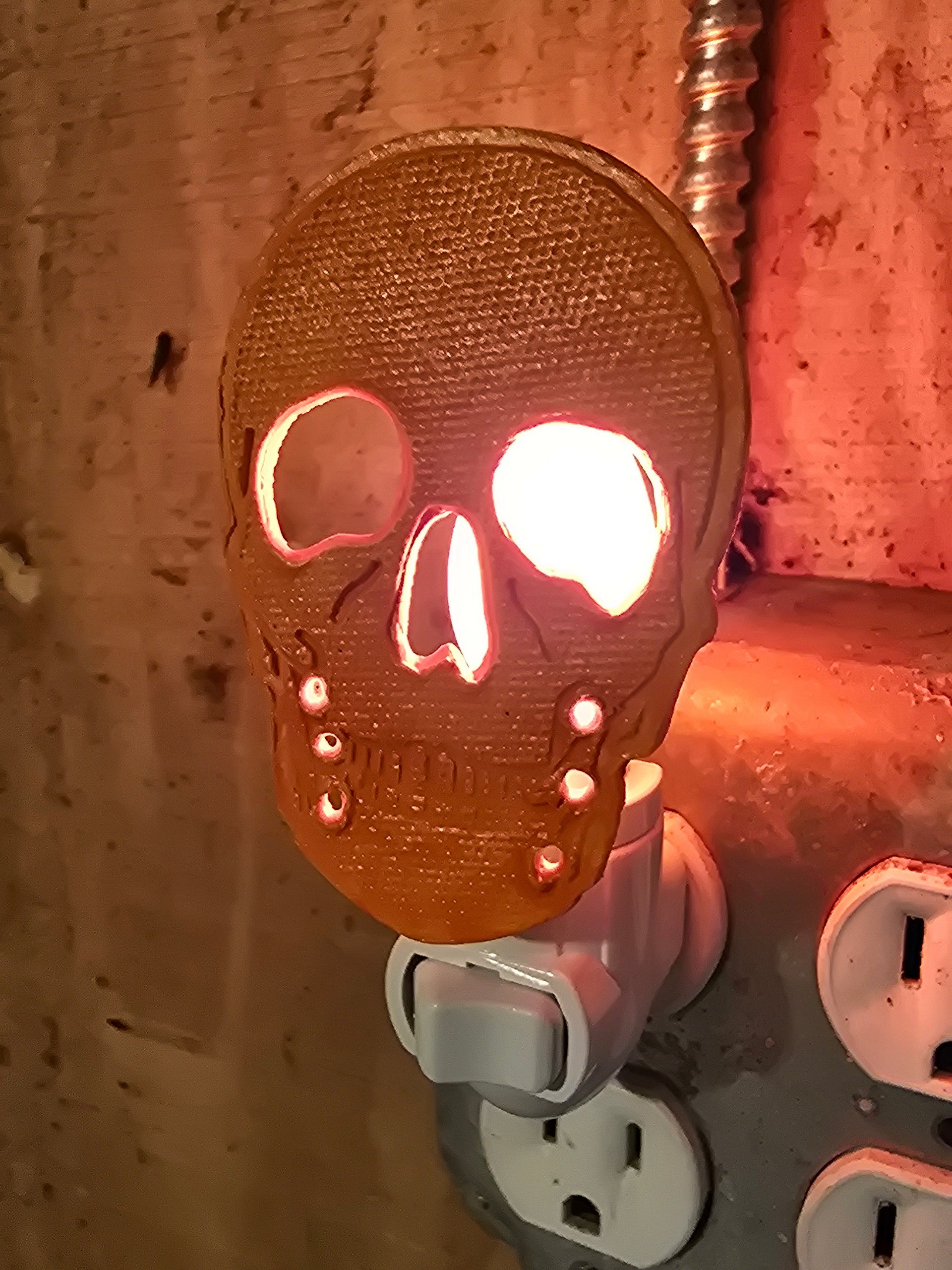Glow-in-the-Dark Skull Nightlight. product image (8)