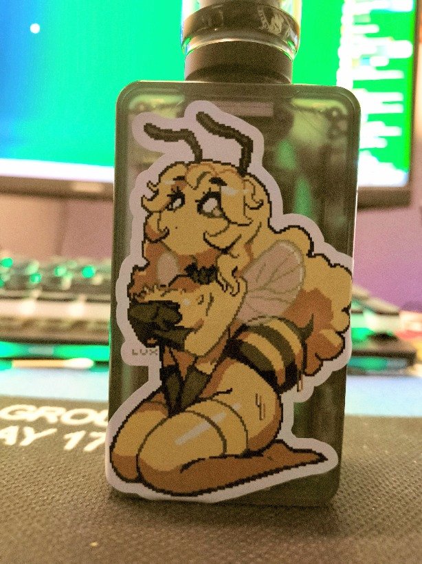 sabrina carpenter bee sticker product image (2)