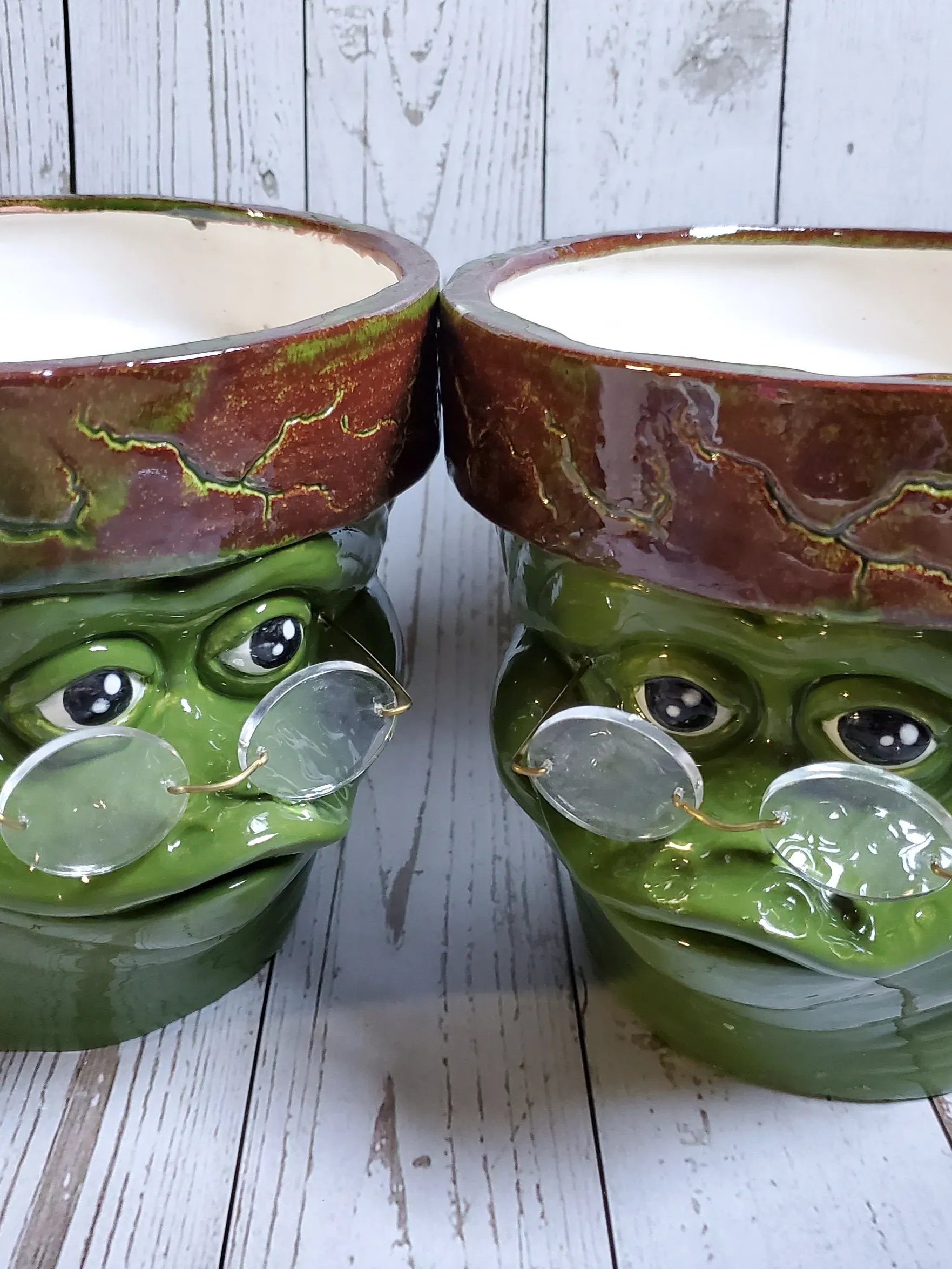 Wise frog planter, garden planter, flowerpot, ceramic product image (1)