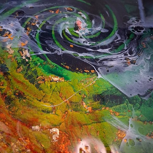 Feeling overwhelmed. There's art everywhere. 

#art #artchaos #resinart #mixedmedia #mixedmediaartist