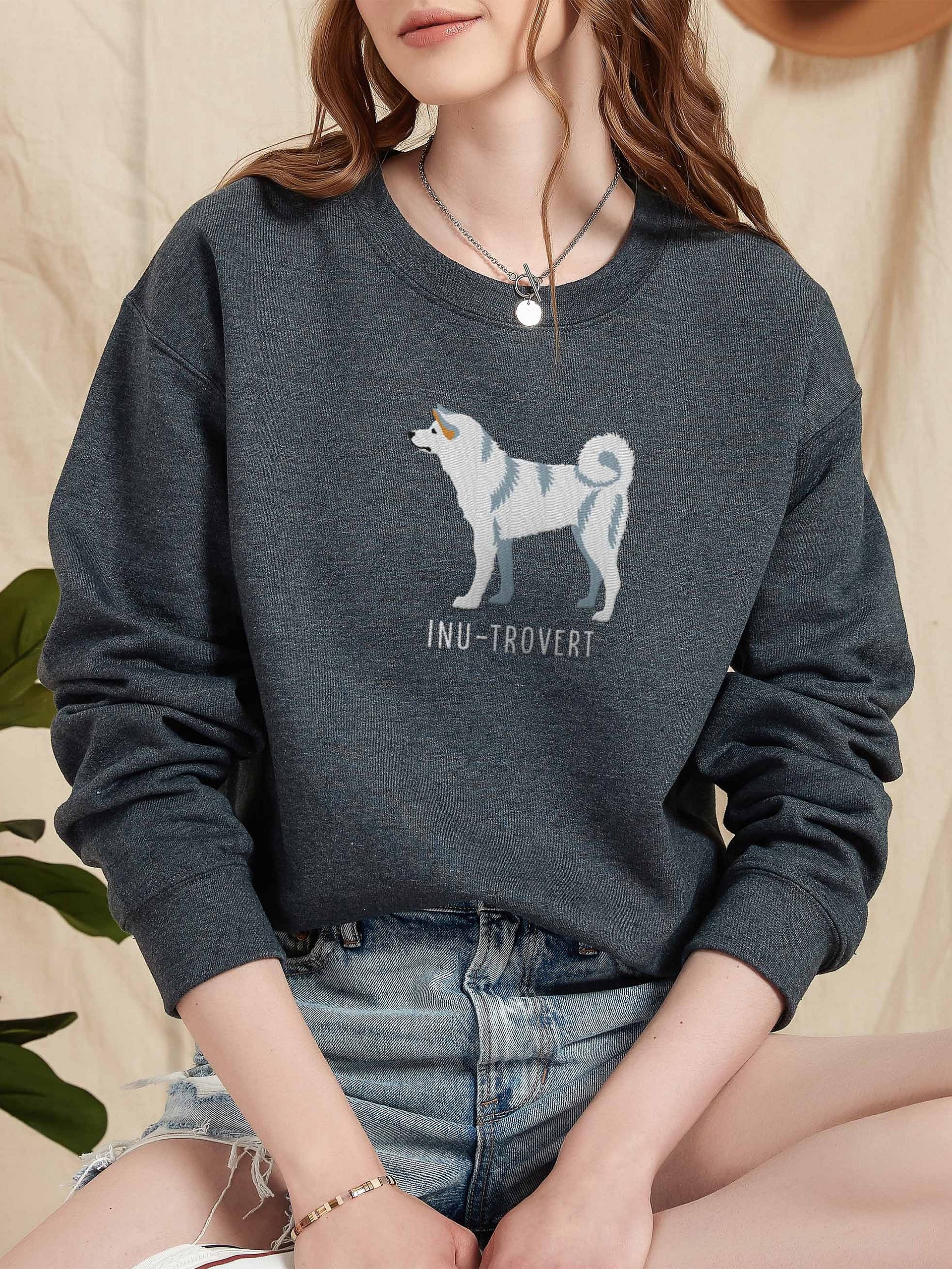 Inu-Trovert Sweatshirt (Embroidered) of a Japanese Akita Inu(White) product image (2)