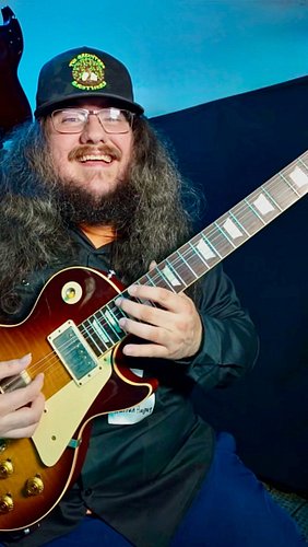 Taking my R9 for a ride on @gibsunday for the @jaredjamesnichols and @mooreguitars #contest #waybackchallenge had a blast wit...