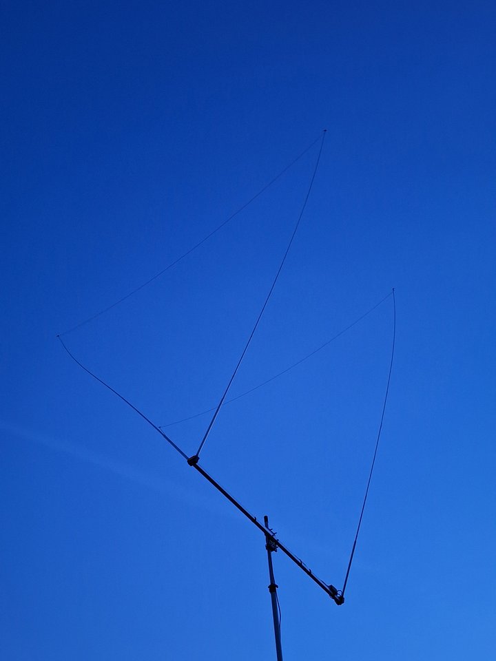 Double D 2 Element Delta Loop Yagi Hub Assemblies 3/8-24 product image (2)