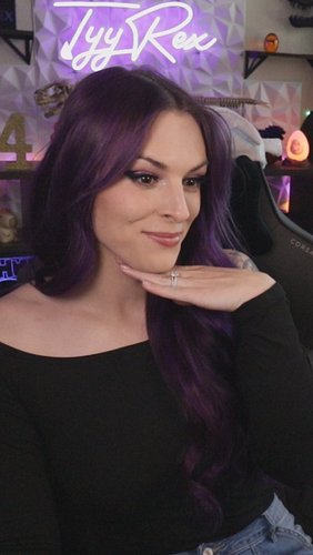 Since you guys love my husband so much here’s a throwback to when he threw a pie at me 💀💀💀

#Husbandwife #marriedstreamer #ma...