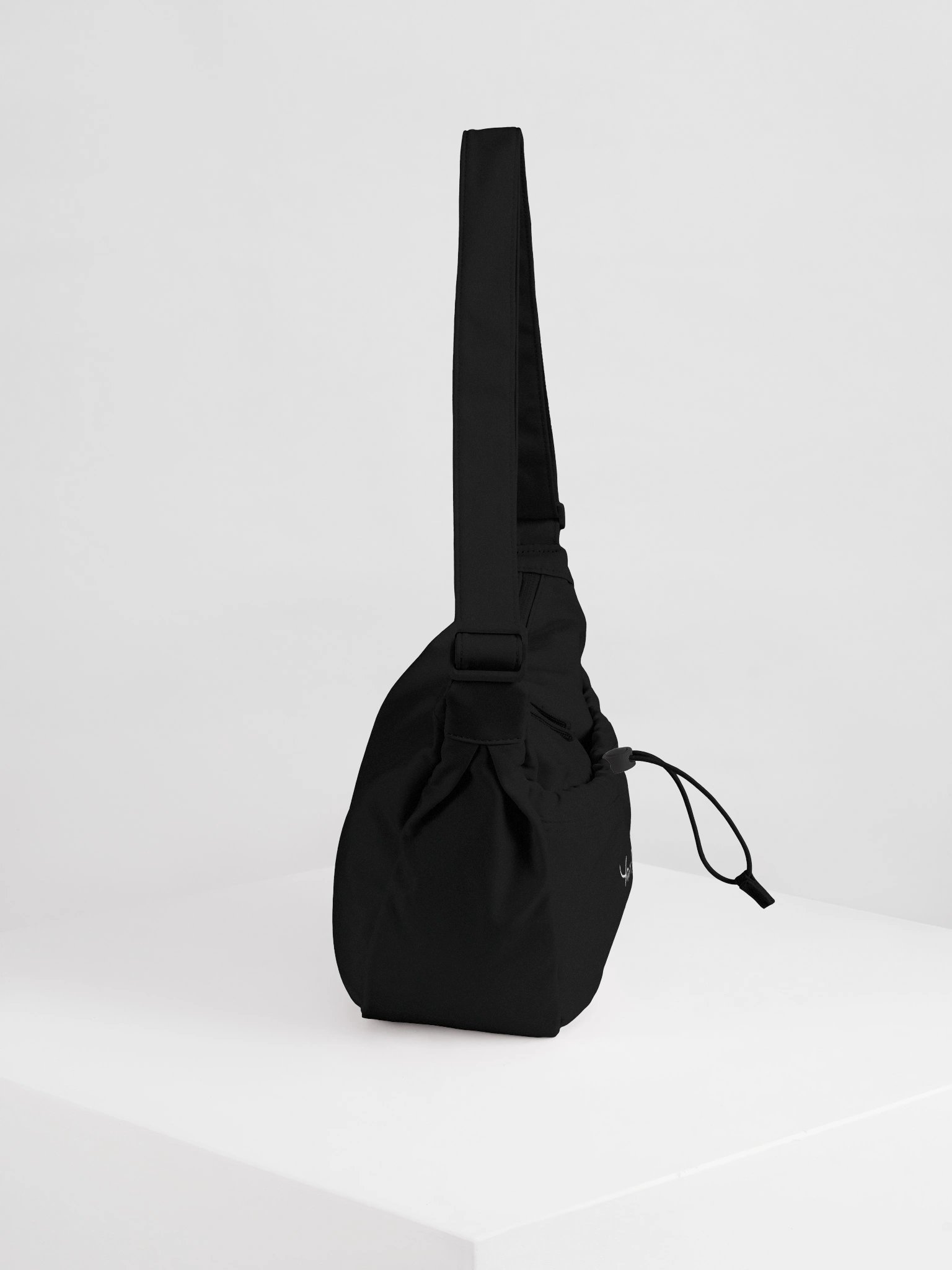 YARDIE SLING BAG product image (16)