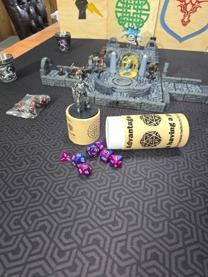Advantage Dice Tube with set of dice. product image (1)