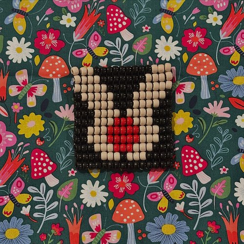 Twilight 🍎
.
.
.
 #kandi #twilight #artsandcrafts #ponybeads #plur